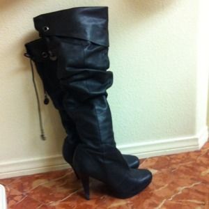 Sexy Jessica Simpson boots