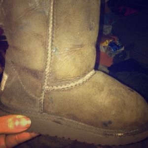 Used Tall  child uggs