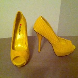 "SOLD" Brand new very sexy yellow heels