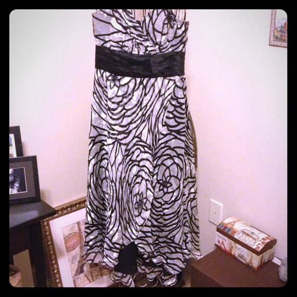 European evening gown - Picture 1 of 4