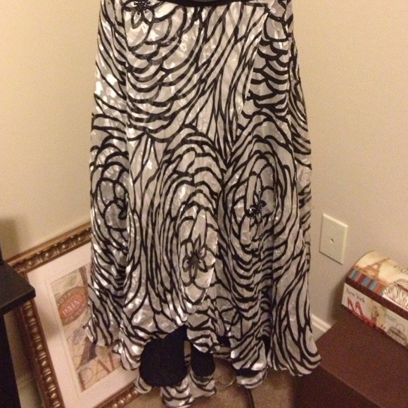 European evening gown - Picture 2 of 4