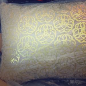 Throw pillow