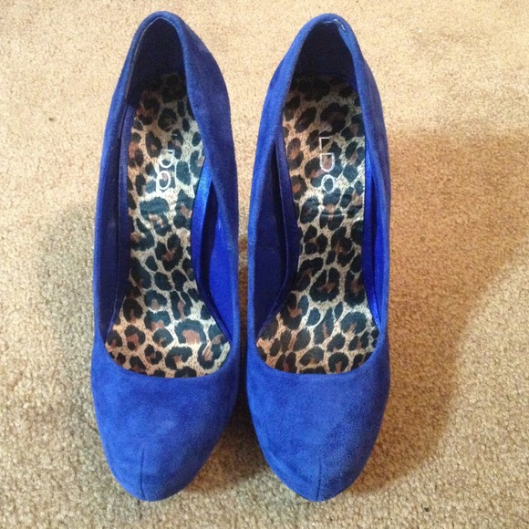 ❗❗❗SOLD  ALDO blue suede shoes