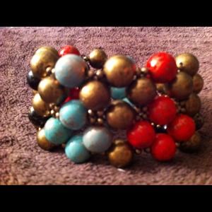 Elastic wide bead bracelet