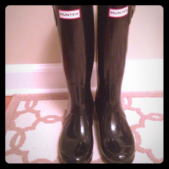 Hunter Shoes - Tall glossy Hunter original rain boots!