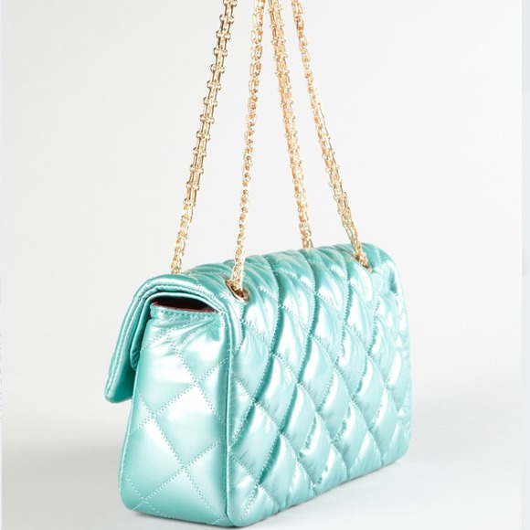 Red Kiss Taylor Quilted Shoulder Bag - Picture 2 of 3