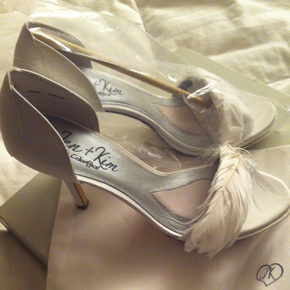 👠 Jen + Kim Swan Shoes 👠