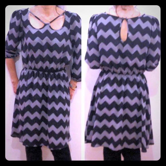 Dresses & Skirts - Love this chevron print dress very boho chic