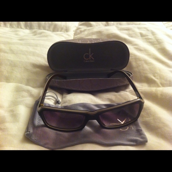 💢💢Calvin Klein sunglasses💢💢