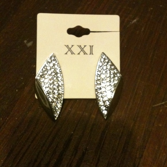 ❌Sold❌Cute wing looking earrings