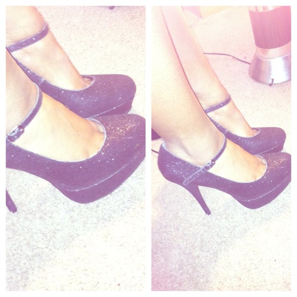 Black SPARKLE HEELS