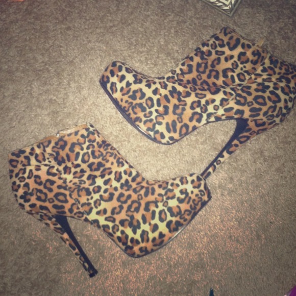 Leopard heels