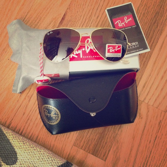 Ray-Ban Accessories - Sold!!Ray Ban Gold Aviators Ray-Ban Accessories - Sold!!Ray Ban Gold Aviators