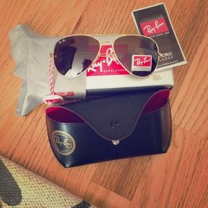 Ray-Ban Accessories - Sold!!Ray Ban Gold Aviators Ray-Ban Accessories - Sold!!Ray Ban Gold Aviators