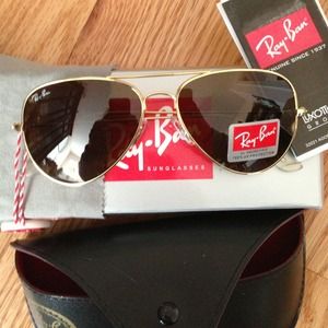 Ray-Ban Accessories - Sold!!Ray Ban Gold Aviators Ray-Ban Accessories - Sold!!Ray Ban Gold Aviators