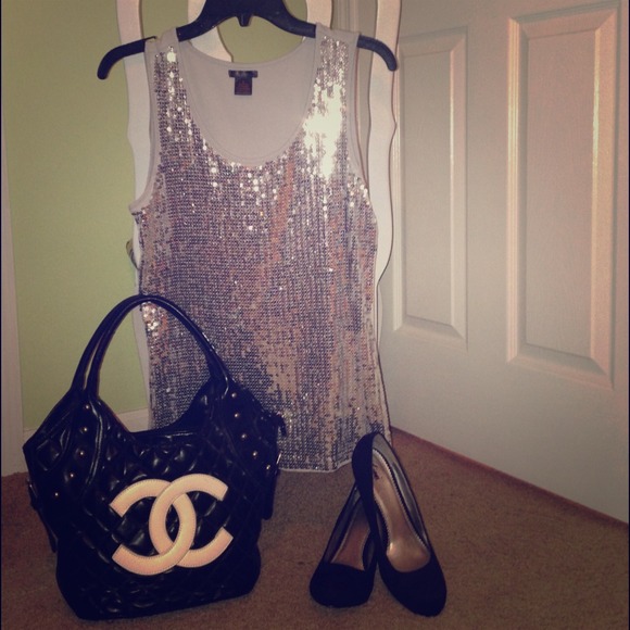 ♻Traded♻Silver Sequenced Shirt