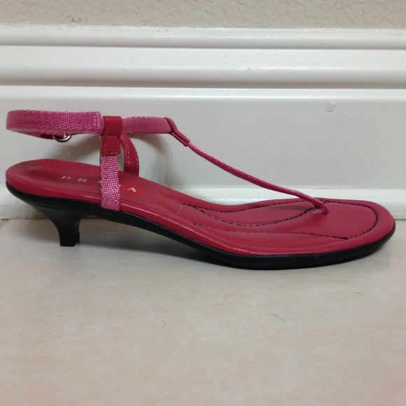 ❌SOLD❌NWOT Prada Kitten Heel Sandals - Picture 4 of 4