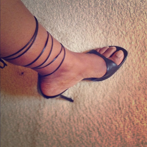 SALE...Sexy Black Leather Strappy Sandal - Picture 1 of 3