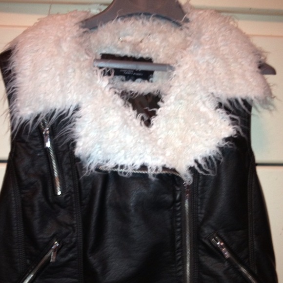 Leather like vest with fur trim. Paid 100. NWT - Picture 1 of 2