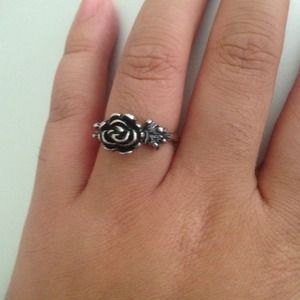 Cute rose ring