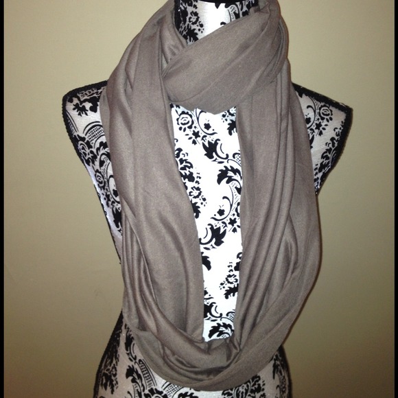 PRETTY TAUPE INFINITY SCARF