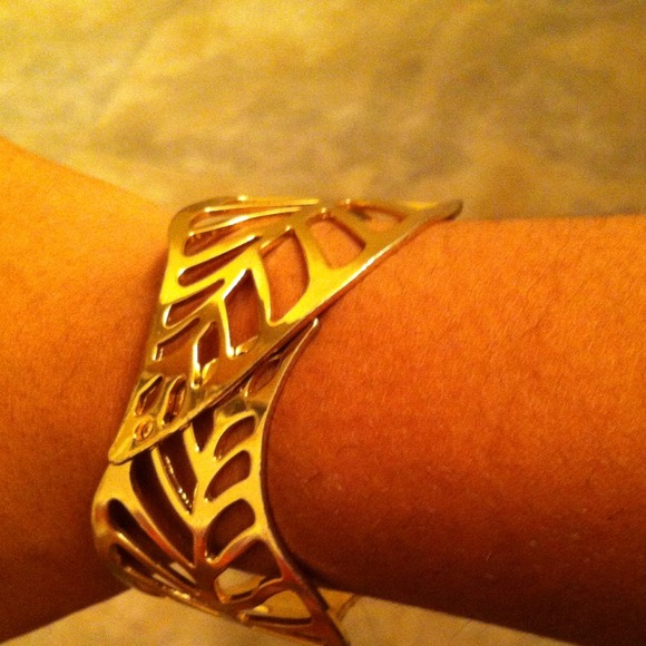 SOLD *Bundle* for @soul_1 Fashion bangle