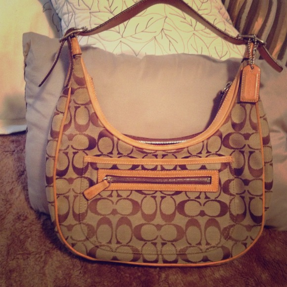 Authentic Coach shoulder bag!