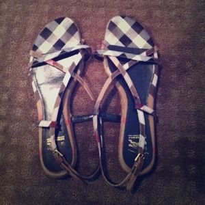 Burberry very rare flats