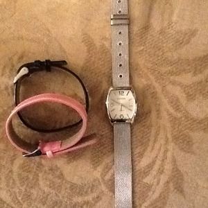 ⌚🌹SOLD🌹KESSARIS WATCH W/ 3 interchangeable Bands
