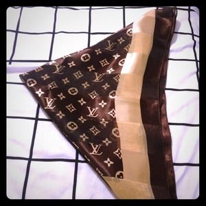 LV scarf!