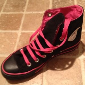 Converse Shoes - For Aryan -Black & pink hightop converse Converse Shoes - For Aryan -Black & pink hightop converse