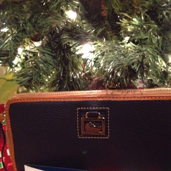 Dooney & Bourke Large Zip Around Wallet