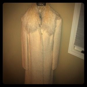 REDUCED  white dressy coat with removable fur