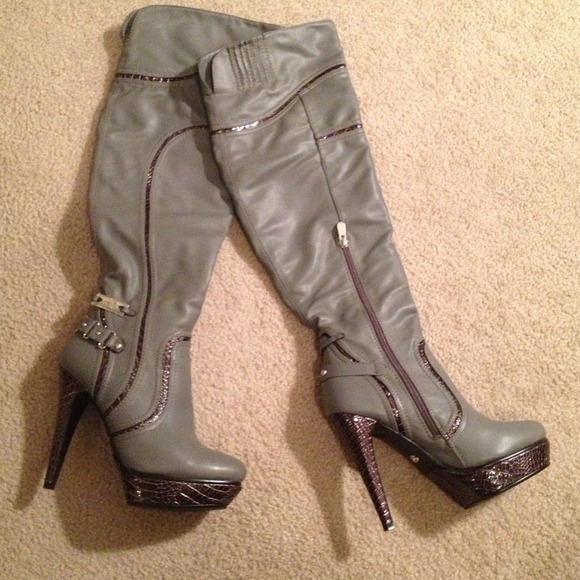 Knee high gray boots Dereon