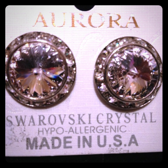 Jewelry - Diamond stud earrings!