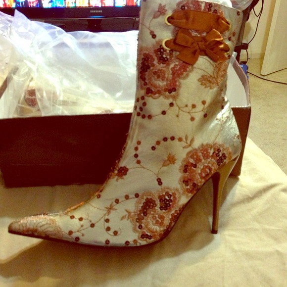 Bronze  and and rust color boot
