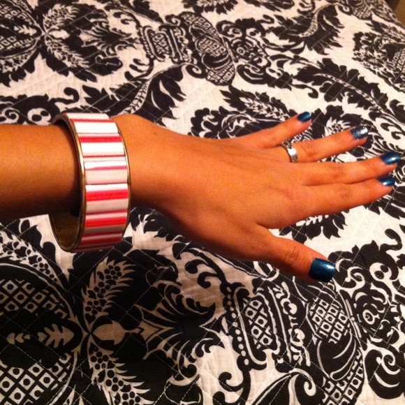 Pink and white stripped bangle