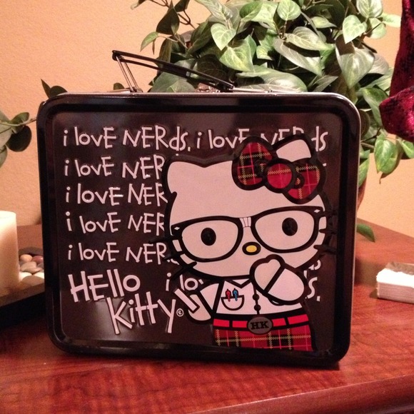 Hello Kitty tin Lunchbox