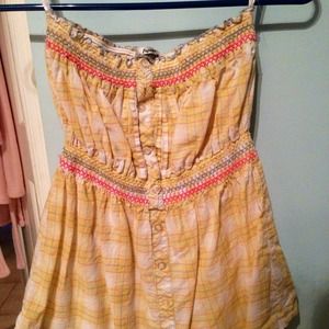 DONATED❤️ Cute yellow plaid tube top
