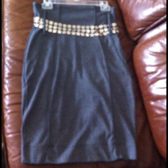 Grey pencil skirt