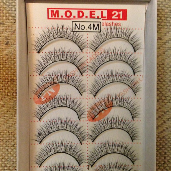 False Lashes!!!! - Picture 4 of 4