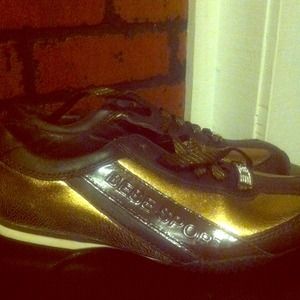 BeBe sports brand new 7.5