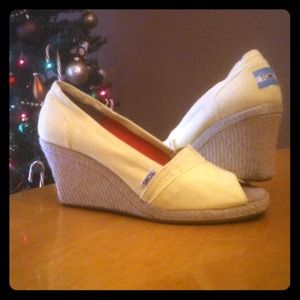 Toms wedges