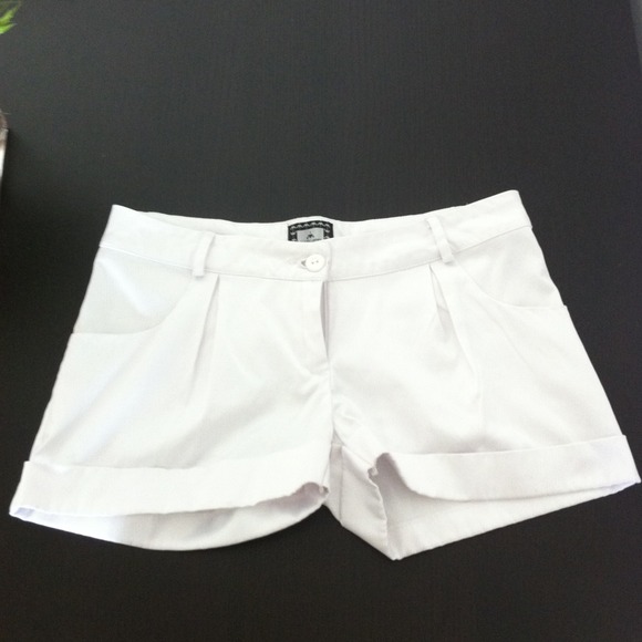 nice white shorts