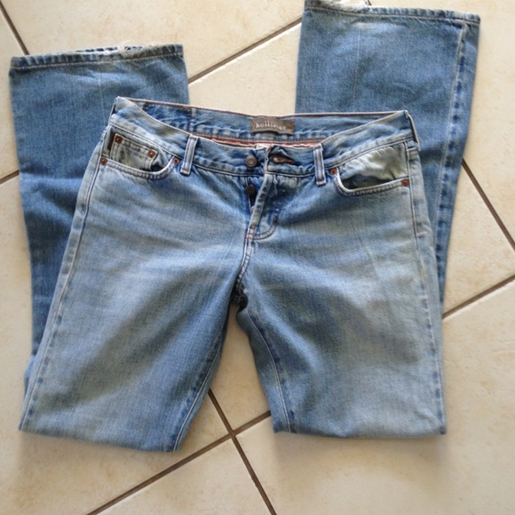 💙SOLD💙 Hollister, Fit & Flare vintage Jeans!