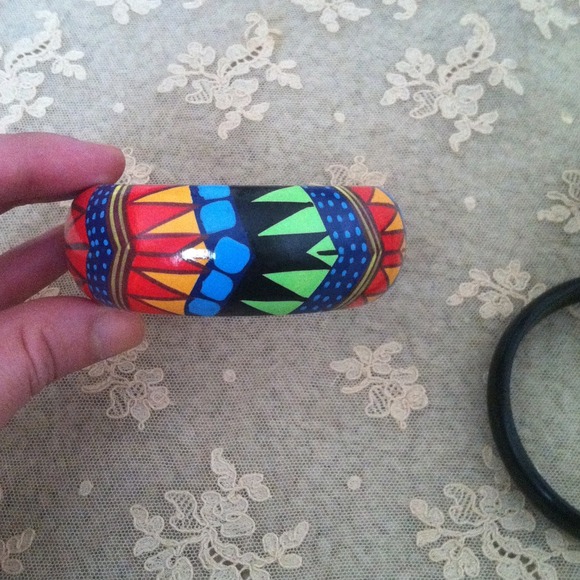 4 Bangles - Picture 3 of 4