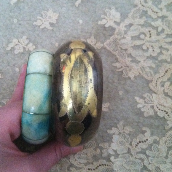Sold****Vintage bangles - Picture 3 of 3