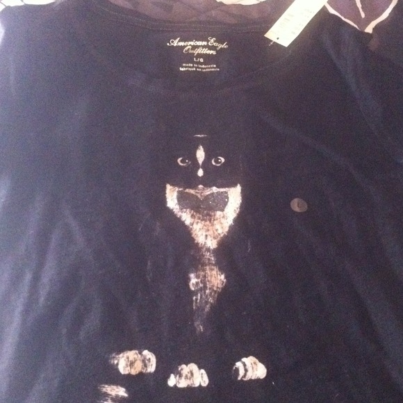 Black T-Shirt with Cat on it.