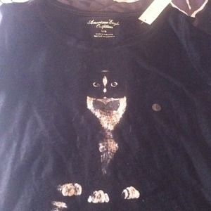 Black T-Shirt with Cat on it.