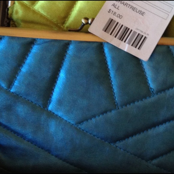 CLOSING SALE Deena & Ozzy Wallet/Clutch-Blue - Picture 2 of 4